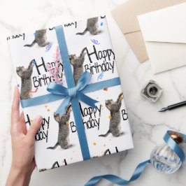 Tabby Cat mit Geburtstagstext und Confetti Geschenkpapier