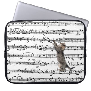 Tabby Cat On Sheet Music Laptopschutzhülle