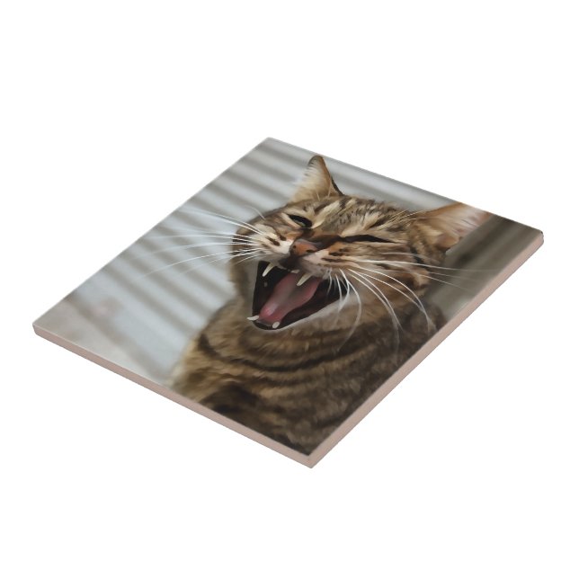 Tabby Cat Yawning Artistic Portrait Fliese (Seite)