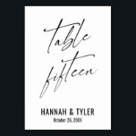 Tabelle Zeitgenössische elegante Typografie Fünfze Tischnummer<br><div class="desc">Kühl, einfach, modern, elegant. Dieses Design ergänzt eine wachsende Sammlung von einzigartigen Stücken, die auffällig und unverwechselbar sind. Verwenden Sie die Vorlagenfelder, um die Platzhalterangaben zu ändern und das Design selbst zu gestalten. Weitere Farben und Stile sind in dieser Sammlung verfügbar. Hier habe ich einen wunderschönen Schriftart für die Kopfzeile...</div>