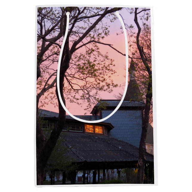 Tabernacle and Church Sunrise - Martha's Vineyard Mittlere Geschenktüte (Vorderseite)