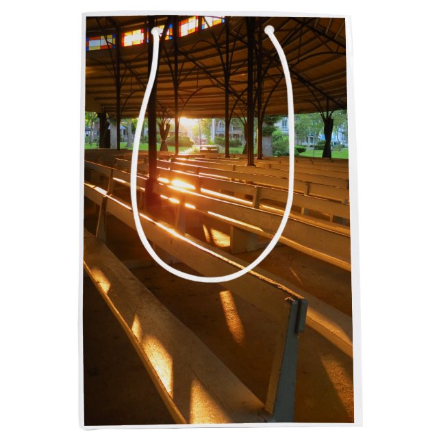 Tabernacle Solstice - Martha's Vineyard Mittlere Geschenktüte (Vorderseite)