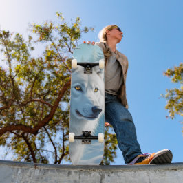 Tabla de Skate Lobo Blanco en Invierno Skateboard
