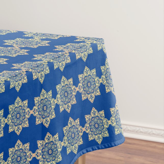 Tablette mit Goldmedaillons auf blau Tischdecke (Beispiel)