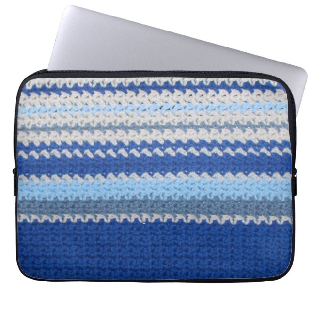 Tablettenhülle - Blaue Streifen in Crochet Laptopschutzhülle (Vorderseite)
