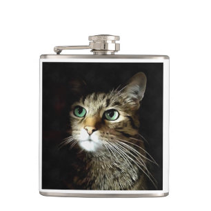Tablettenkatze mit Abgeschiedenen grünen Augen auf Flachmann