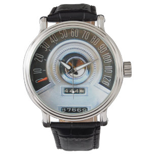 Tachometer eines klassischen Autos von 1955 Armbanduhr