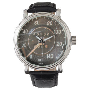 Tachometer eines Vintage deutschen Luxusautos Armbanduhr