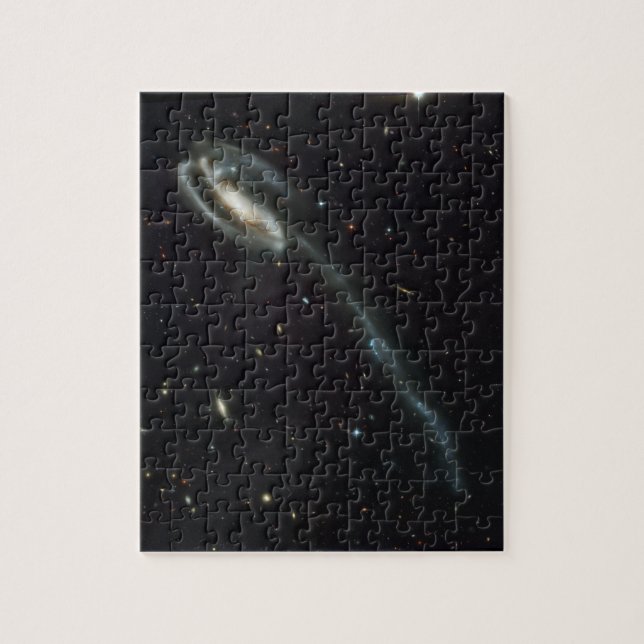 Tadpole Galaxy UGC 10214, in Draco Puzzle (Vertikal)