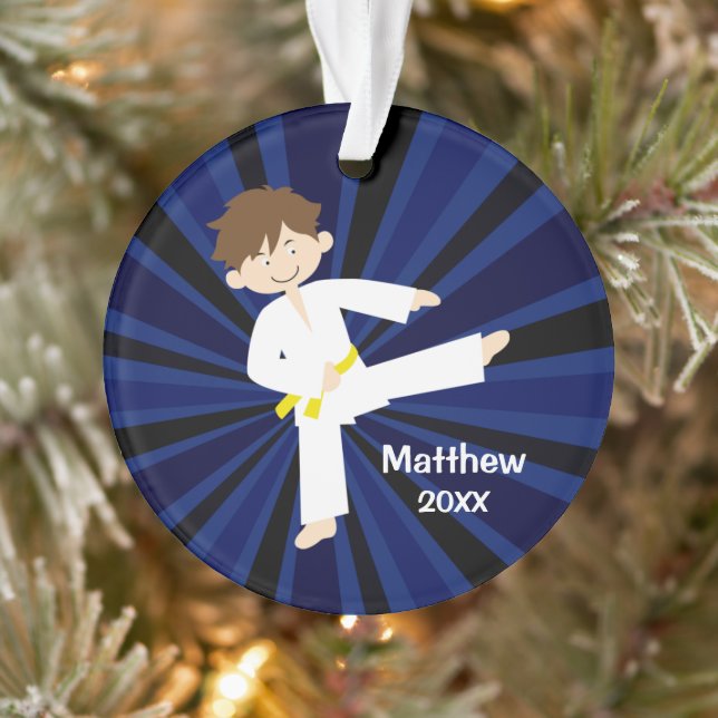 Taekwondo-Karate-Gelb-Gurt-Junge personalisiert Ornament (Baum)