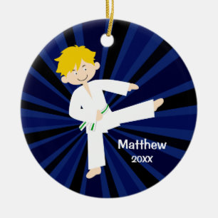 Taekwondo-Karate-weißer grüner Gurt-Junge Keramikornament