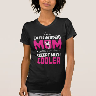 Taekwondo-Mama schließen viel coolere Kriegsküns T-Shirt