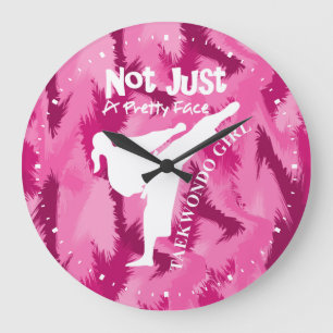 Taekwondo Niedliches rosa Weißes Gironangebot Große Wanduhr