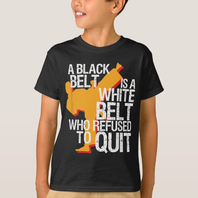 Taekwondo und Karate Black Belt Martial Art Studen T-Shirt (Vorderseite)