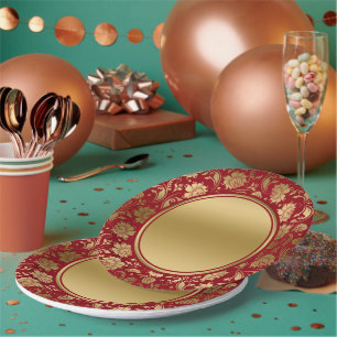 Tafel mit blühenden Desserts aus Gold und Bordeaux Pappteller