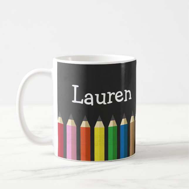 Tafel-Regenbogen-Bleistift zeichnet Tasse (Links)