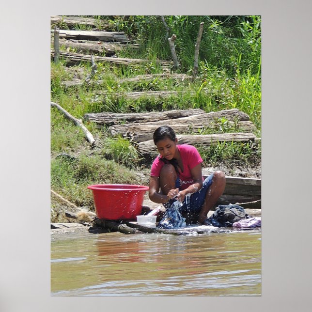 Tag der Wäsche am Fluss Poster (Vorne)