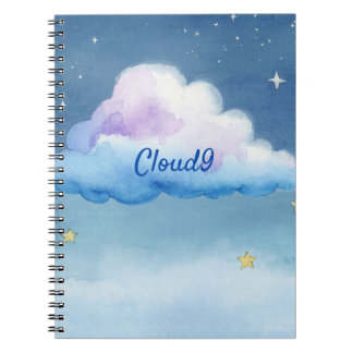Tagebuch mit Wasserfarbenwolken und Sternenhimmel 