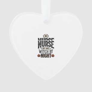 Tagespflegekraft, Hexe bei Nacht Halloween-Shirt-D Ornament