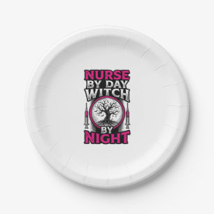 Tagespflegekraft, Hexe bei Nacht Halloween-Shirt-D Pappteller
