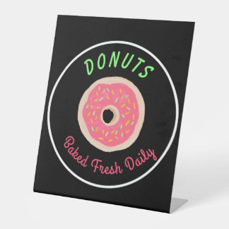 Täglich frisch gebackene Faux-Neon-Donut-Shop Sockelschild
