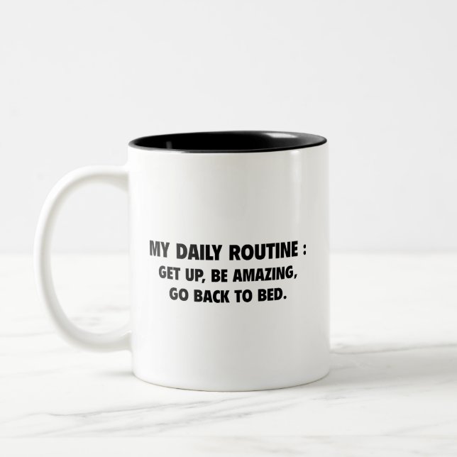 Tägliche routinemäßige Tasse (Links)