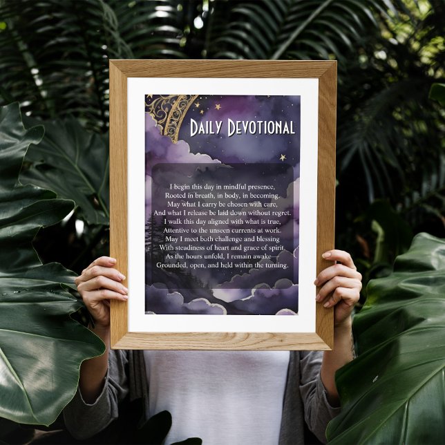 Tägliches Andachtsgebet unter violettem Nachthimme Poster (Purple Night Sky Daily Devotional Prayer for Pagan and Wiccan Practice by Starborne Devotionals)