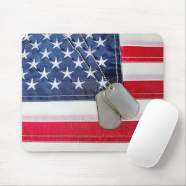 Tags für Militärhunde auf der Flagge der USA Mousepad