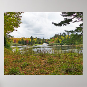 TAHQUAMENON FALLS STAAT PARK, MICHIGAN, IM HERBST POSTER