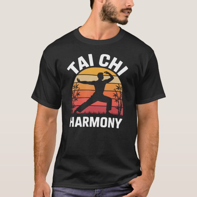 Tai Chi Harmony – Sunset Silhouette T-Shirt (Vorderseite)