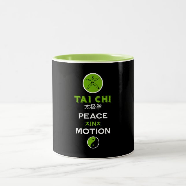 Tai Chi Practitioner Gift Zweifarbige Tasse (Mittel)