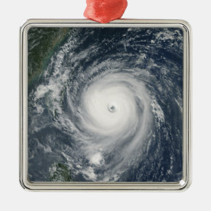 Taifun Longwang, das Taiwan sich nähert Silbernes Ornament