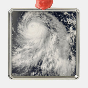 Taifun Nakri vor Japan Silbernes Ornament