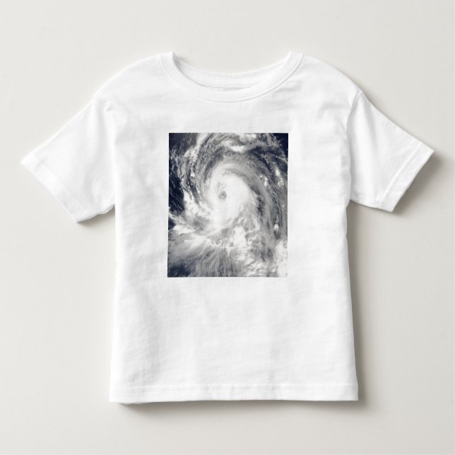 Taifun Tingting über der Insel Nord-Mariana Kleinkind T-shirt (Vorderseite)