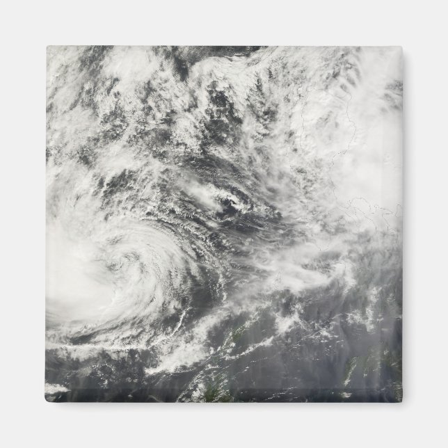 Taifune Mitag und Hagibis Magnet (Vorne)