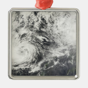 Taifune Mitag und Hagibis Ornament Aus Metall