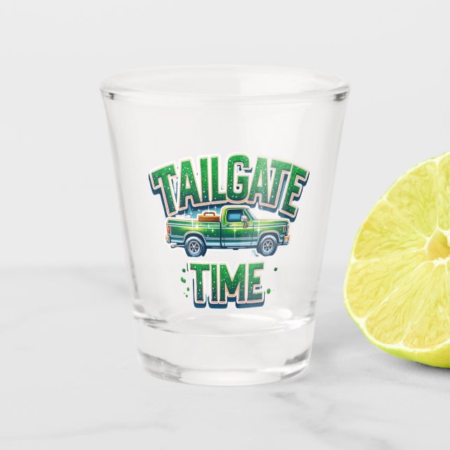 Tailgate Time Green Truck Schnapsglas (Vorderseite)