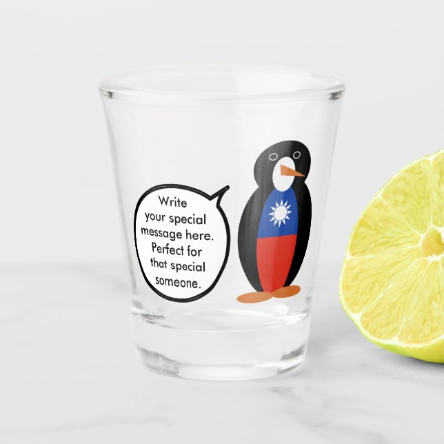 Taiwanisch oder Chinesisch sprechende Frau Penguin Schnapsglas (Vorderseite)