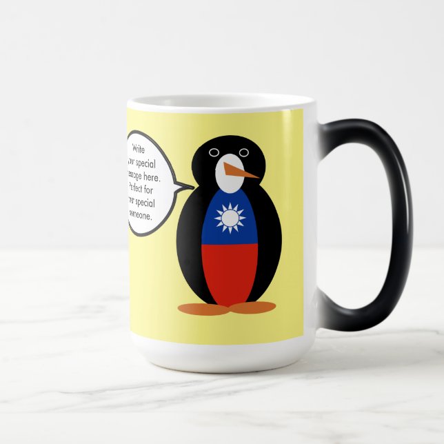 Taiwanisch oder Chinesisch sprechende Frau Penguin Verwandlungstasse (Rechts)