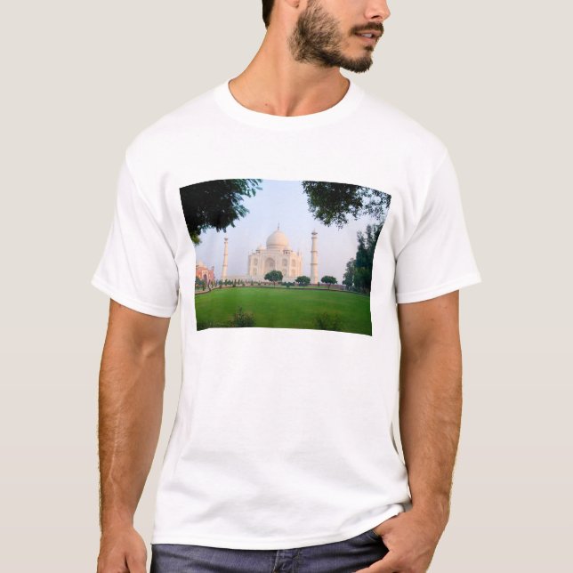 Taj Mahal bei Sonnenaufgang eines der Wunder der T-Shirt (Vorderseite)