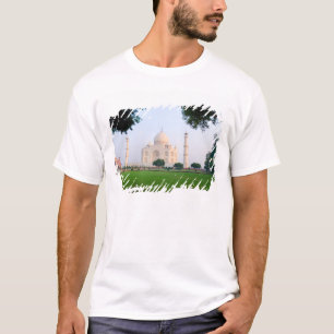 Taj Mahal bei Sonnenaufgang eines der Wunder der T-Shirt