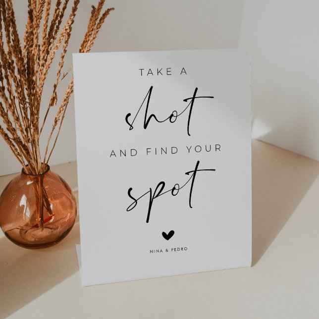Take a Shot and Find Your Spot Wedding Sockelschild (Von Creator hochgeladen)