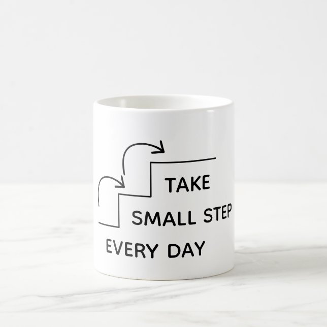 Take Small Steps Every Day – Minimalist Motivation Kaffeetasse (Mittel)