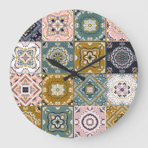 Talavera-Indianer: Patchwork, ethnisches Mosaik. Große Wanduhr