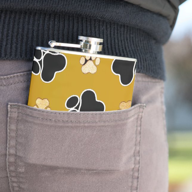 Tan and black paw print on gold background #2 flachmann (Beispiel)