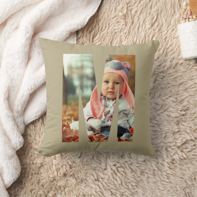 Tan Baby Intial Photo Throw Pillow Kissen (Decke)