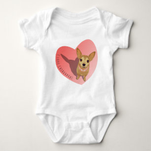 Tan Chihuahua im rautenrosa Halsband im Herzen Baby Strampler