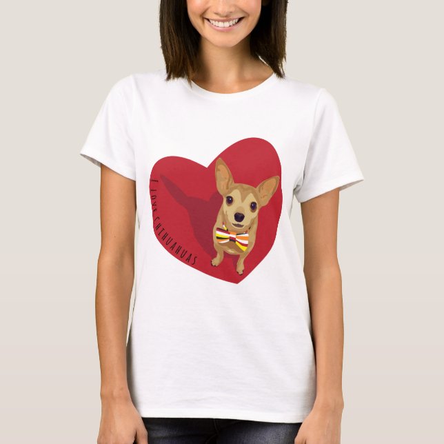 Tan Chihuahua mit einer Bogen-Krawatte im roten He T-Shirt (Vorderseite)