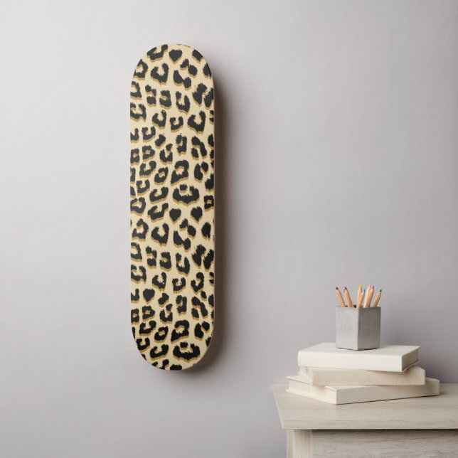 Tan Leopard Print Skateboard (Wandkunst)