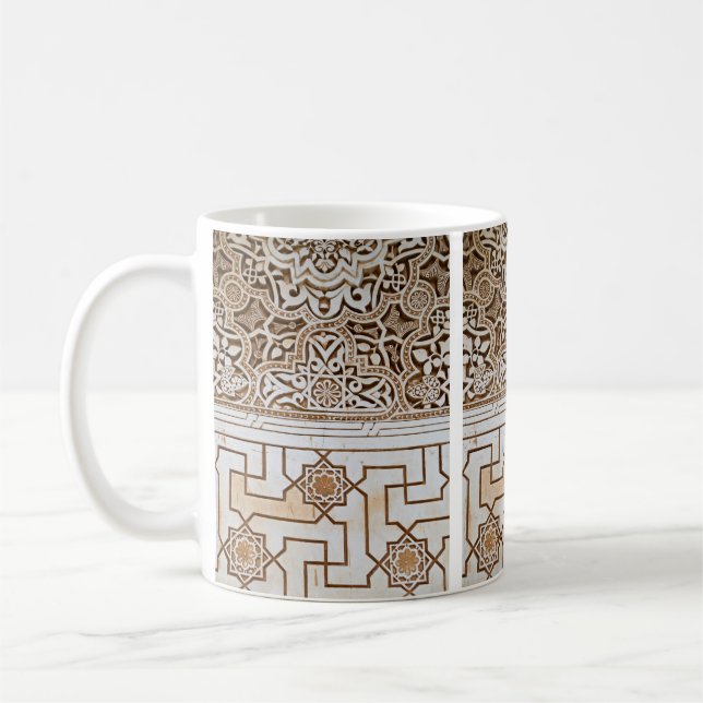 Tan und Cream Arabesque Mosaik Muster Kaffeetasse (Links)